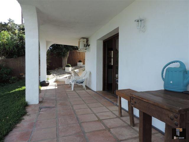Villa in vendita a Los Hidalgos (La Duquesa), 450.000 €