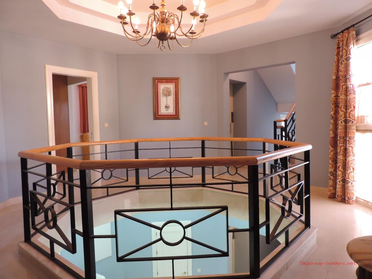 Luxuriöse Villa zum verkauf in Duquesa Golf (La Duquesa), 800.000 €